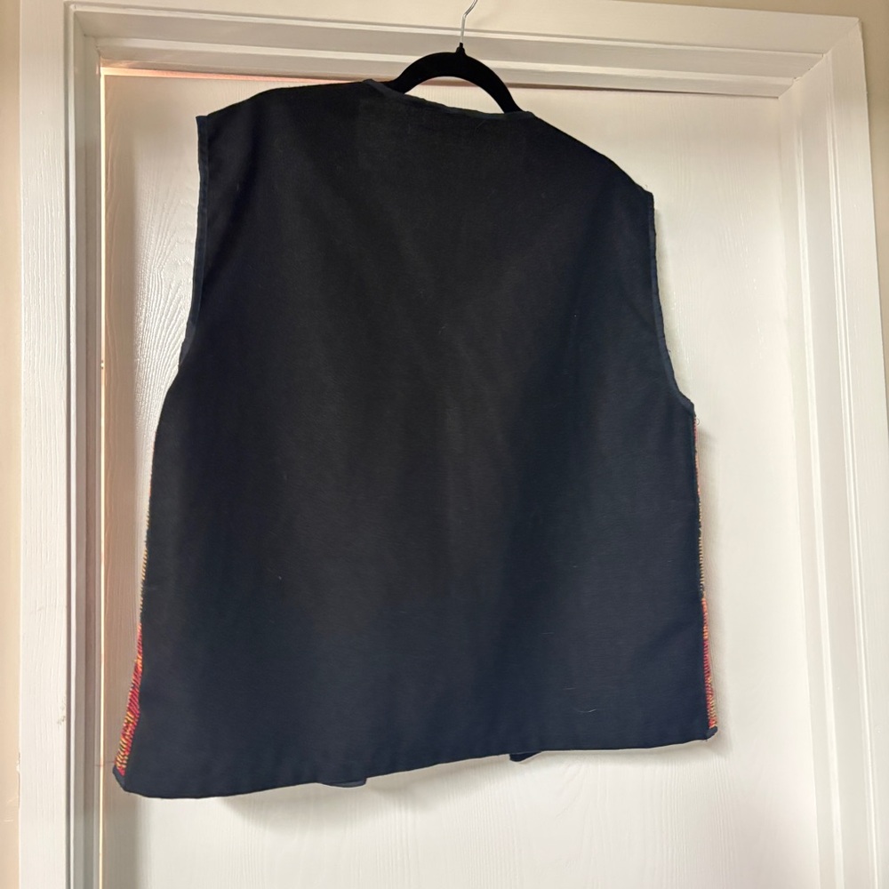 Folk/Geometric Patterned Vest - Picture 3 of 3
